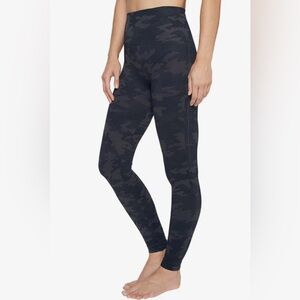 Spanx Grey black Look At Me Now leggings Medium NWOT